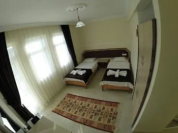 Our Place Hotel 올루데니스